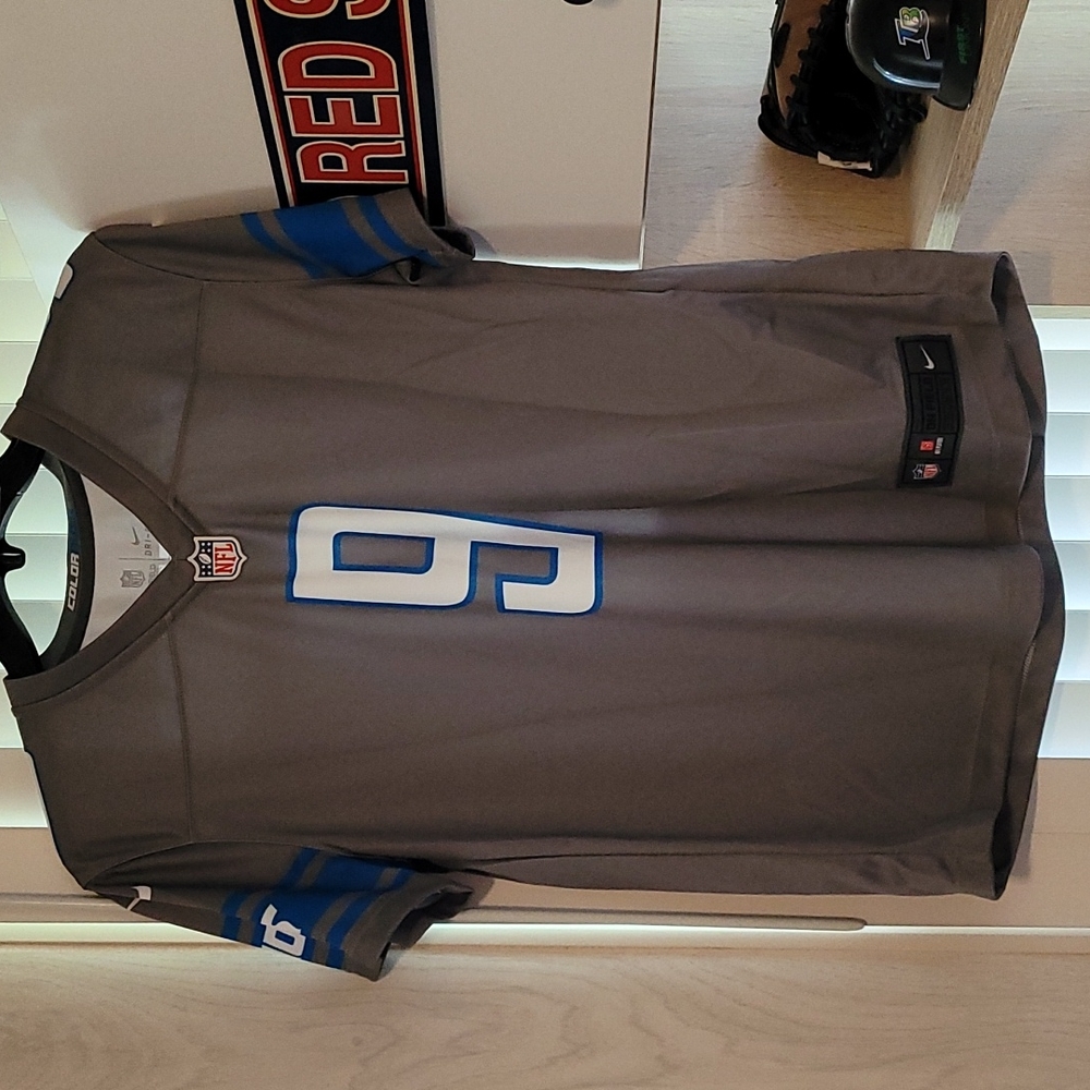 Women's Nike dri-fit On Field Mathew Stafford Detroit Lions jersey. Nice